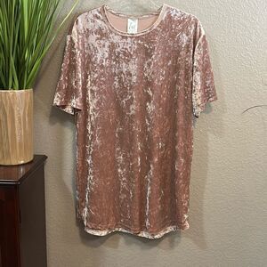 #593 FXN mauve short sleeve crushed velvet top size XL